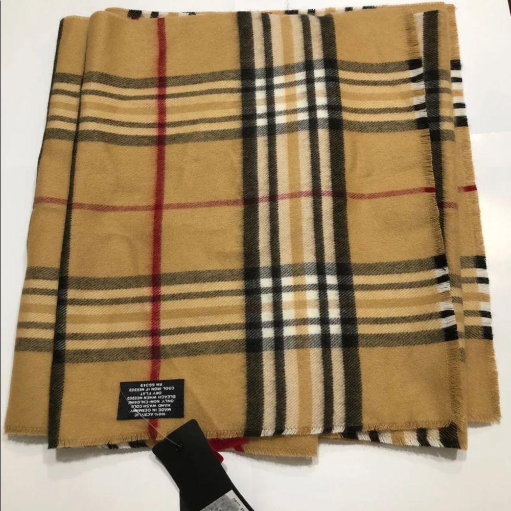 NWT-V. Fraas Plaid Oblong Plaid Scarf